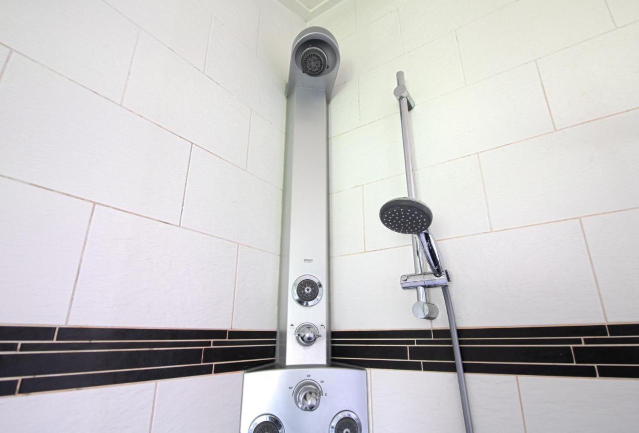 Luxus Familienvilla Mit Jacuzzi & Sauna Tzummarum 外观 照片